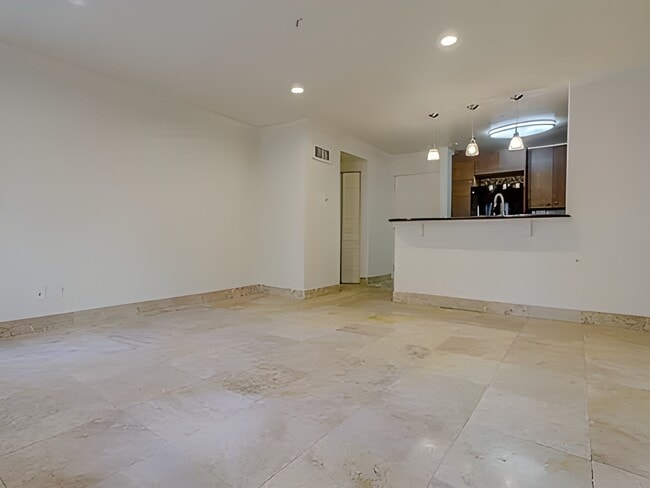 3550 Lebon Dr, Unit 6123 in San Diego, CA - Building Photo - Building Photo