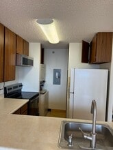 2040 Nuuanu Ave in Honolulu, HI - Building Photo - Building Photo