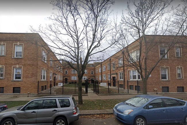 property at 1451 W Argyle St