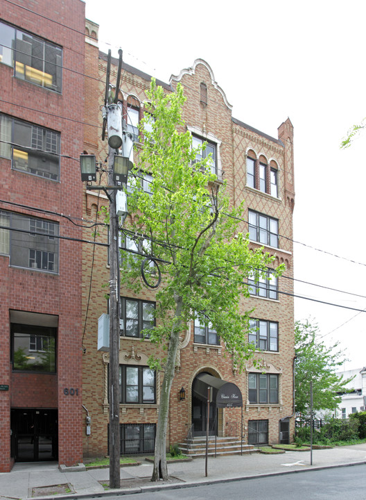 Chanin House in Jersey City, NJ - Foto de edificio