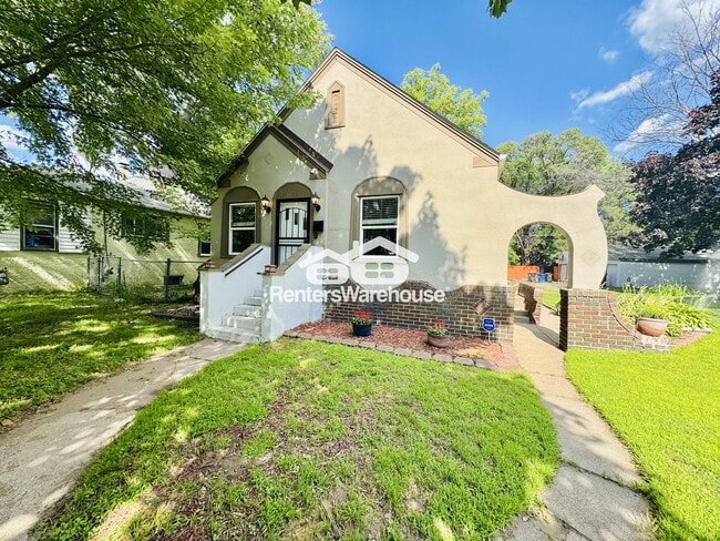 property at 4850 N Bryant Ave