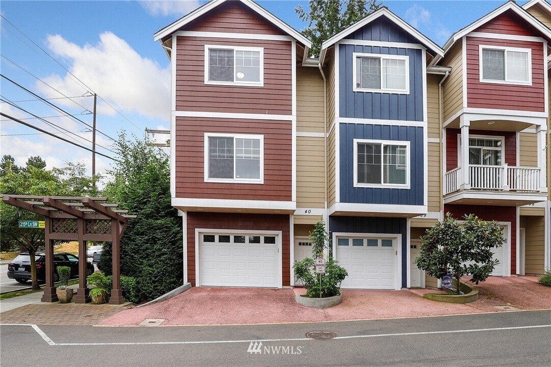 4804 215th Ln SW, Unit #40 in Mountlake Terrace, WA - Building Photo