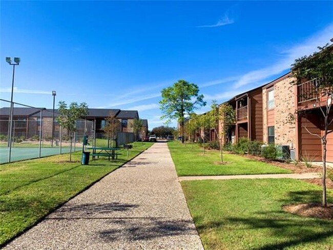 property at 904 University Oaks Blvd