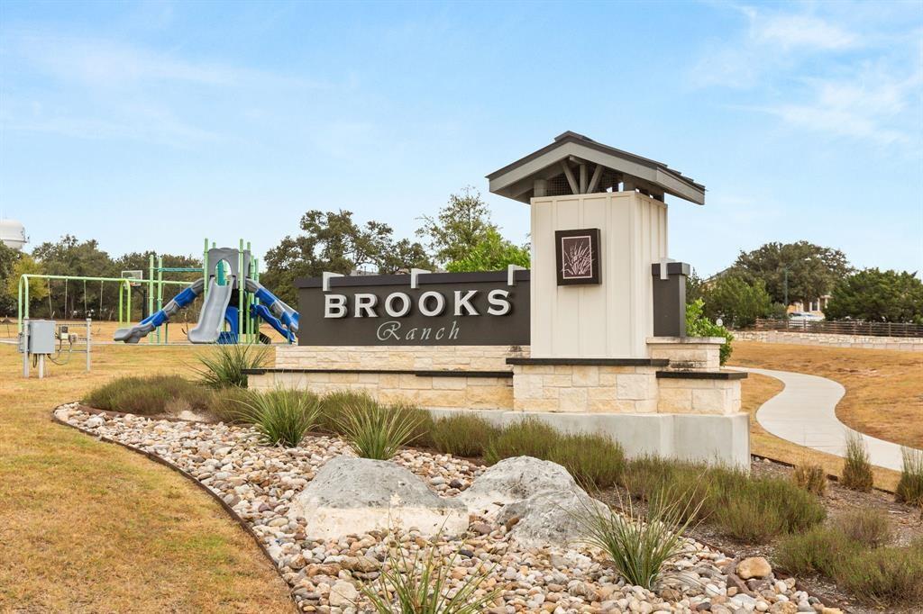 295 Brooks Ranch Dr in Kyle, TX - Building Photo