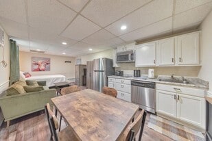 1502 Rockcrest Way in Marietta, GA - Building Photo