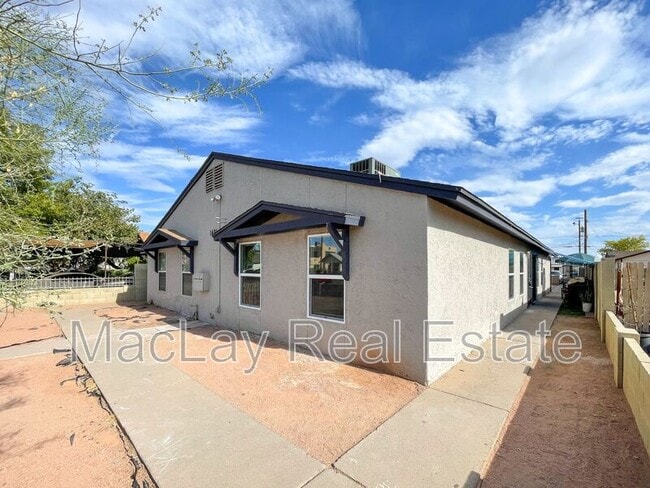 property at 1421 E Fillmore St