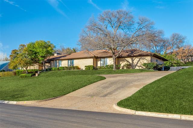 2116 Hidden Creek Rd in Fort Worth, TX - Building Photo - Building Photo