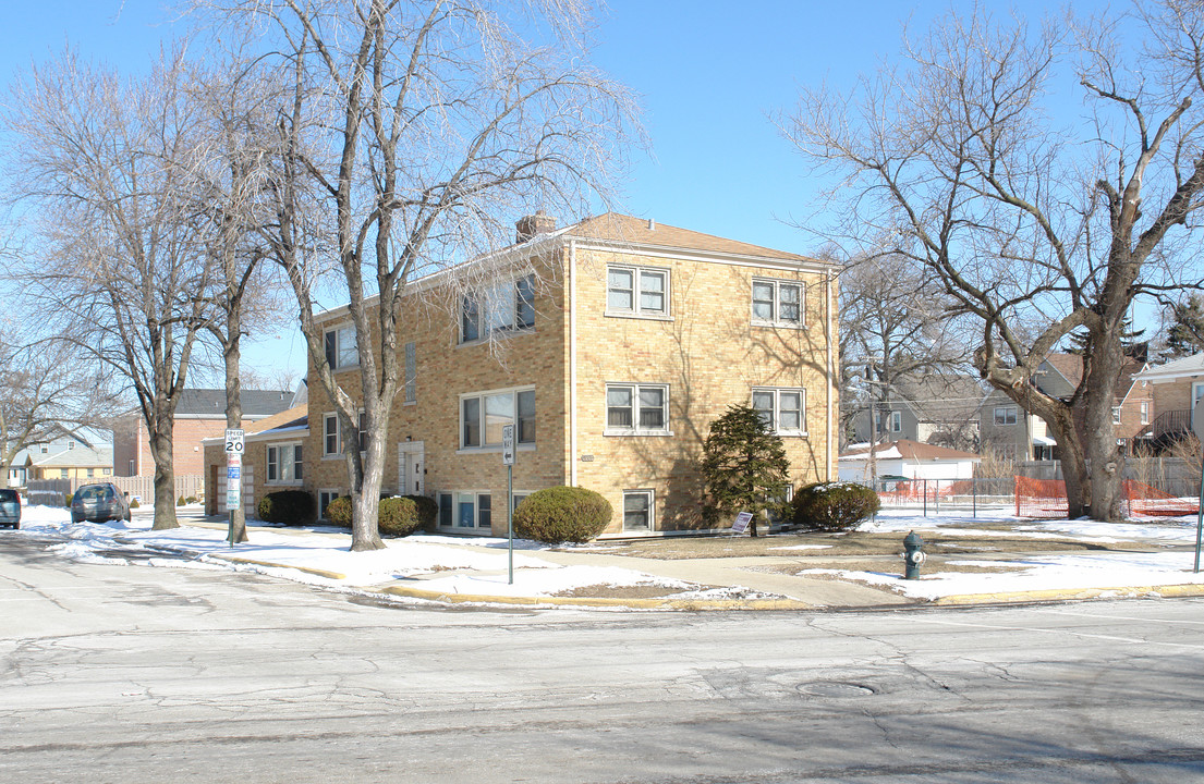 9668 Pacific Ave in Franklin Park, IL - Building Photo