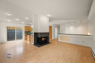 6450 Carlos Ct in Anchorage, AK - Building Photo - Building Photo