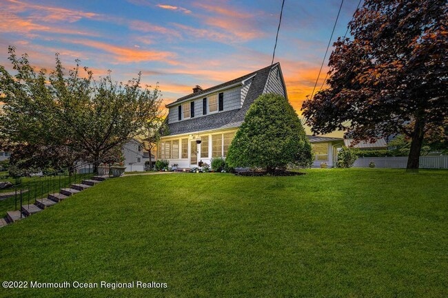 property at 27 Shrewsbury Dr