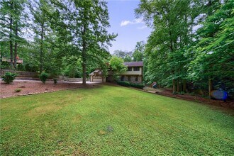 10565 Shallowford Rd in Roswell, GA - Building Photo - Building Photo