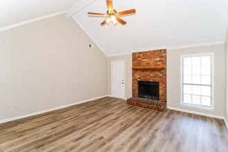 4348 Breeds Hill Dr in Memphis, TN - Building Photo - Building Photo