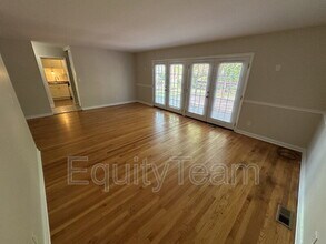 7833 Kirkland Dr in Cincinnati, OH - Building Photo - Building Photo