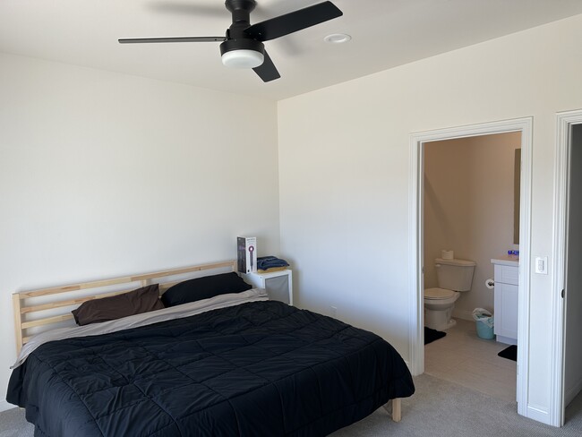 16425 Arrow Blvd in Fontana, CA - Building Photo - Building Photo