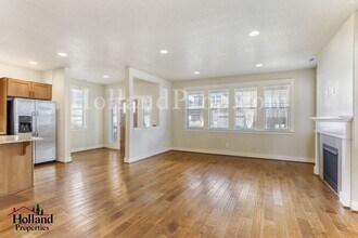 473 NE 77th Ave in Hillsboro, OR - Building Photo - Building Photo