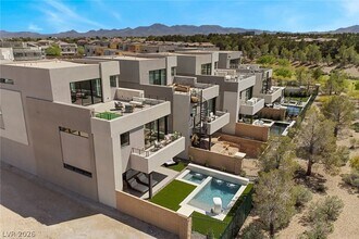 4053 Heron Fairway Dr in Las Vegas, NV - Building Photo - Building Photo