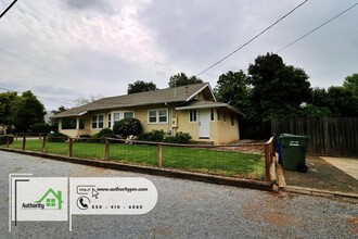 1504 Magnolia Ave in Redding, CA - Building Photo - Building Photo