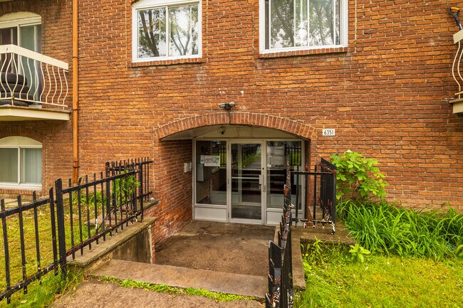 6351 Maurice-Duplessis Boul in Montréal, QC - Building Photo - Building Photo