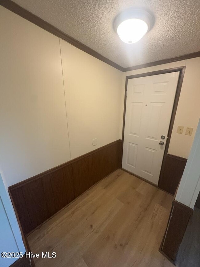 1557 Catherine Lake Rd in Jacksonville, NC - Building Photo - Building Photo