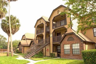 351 Lone Hill Dr in Altamonte Springs, FL - Building Photo