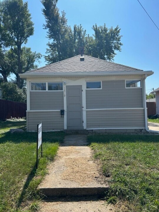 1529 E 8th St in Sioux Falls, SD - Building Photo