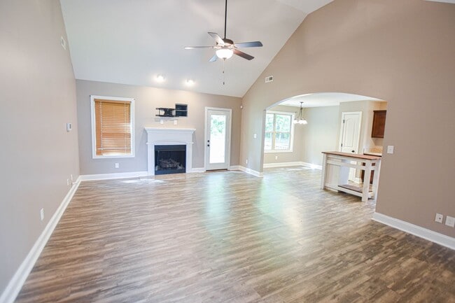 596 Cameo Ct in Clarksville, TN - Building Photo - Building Photo