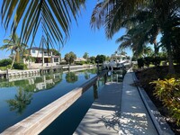 460 Pheasant Dr in Sarasota, FL - Foto de edificio - Building Photo