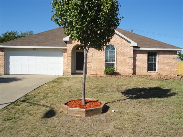 512 Timber Dr in Waxahachie, TX - Building Photo
