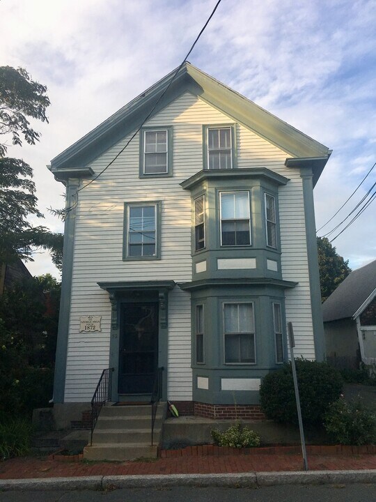 52 Front St, Unit #2 in Beverly, MA - Foto de edificio