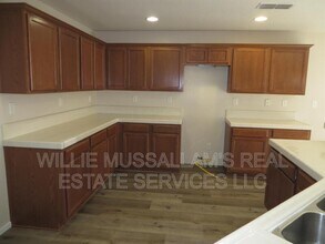 16699 Colonial Trail in Lathrop, CA - Building Photo - Building Photo