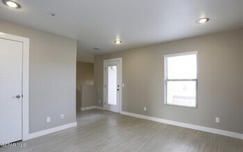 410 Thorn Ave in El Paso, TX - Building Photo - Building Photo
