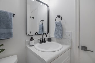 Mulberry Pond in Charleston, SC - Foto de edificio - Interior Photo