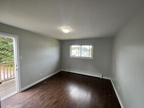 60 Kendra St in Moncton, NB - Building Photo - Building Photo