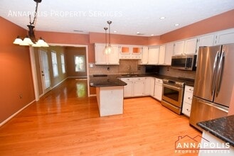 714 Old Love Point Rd in Stevensville, MD - Building Photo - Building Photo