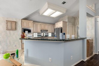 3226 Shadywind Dr-Unit -1183 in Houston, TX - Building Photo - Building Photo