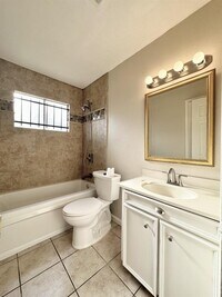 1503 W Donovan St photo'