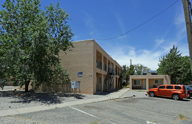 313 Montclaire Dr SE in Albuquerque, NM - Foto de edificio - Building Photo