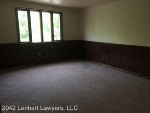 2042 Lenhart Rd in Hatfield, PA - Building Photo - Building Photo