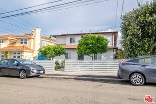 2107 Pullman Ln in Redondo Beach, CA - Building Photo