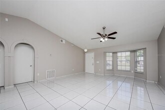 106 Alcala Dr in Kissimmee, FL - Foto de edificio - Building Photo