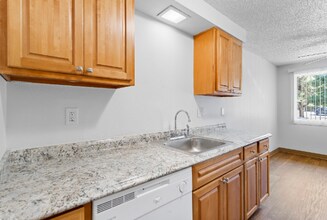 #316 EAST 25 in Gresham, OR - Foto de edificio - Interior Photo