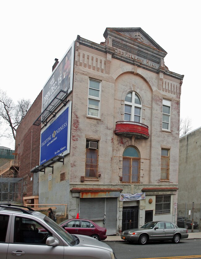 72 N Broadway in Yonkers, NY - Building Photo - Building Photo