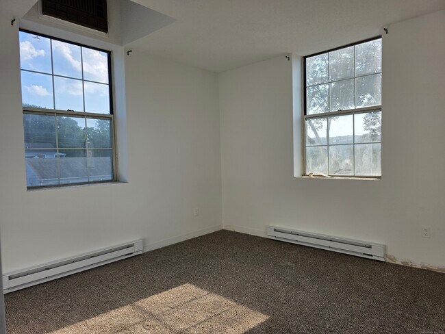 91 4th St in Ansonia, CT - Building Photo - Building Photo