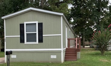 606 Eloise St in Conroe, TX - Building Photo - Building Photo