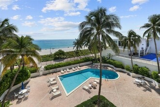 5415 Collins Ave in Miami Beach, FL - Building Photo - Building Photo