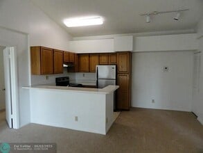751 Lyons Rd in Coconut Creek, FL - Building Photo - Building Photo