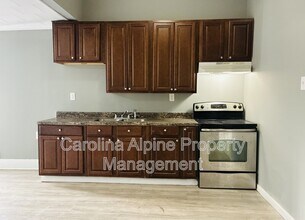 910 Walnut St in Shelby, NC - Building Photo - Building Photo