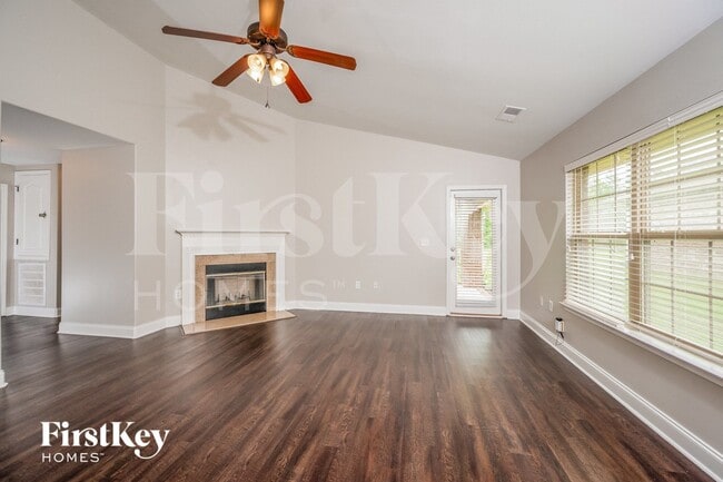 281 Crisfield Cir in Alabaster, AL - Foto de edificio - Building Photo