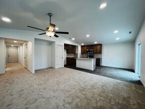 4800 W Oak Ave in Yakima, WA - Building Photo - Building Photo