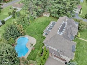 142 Parker Rd in West Long Branch, NJ - Building Photo - Building Photo